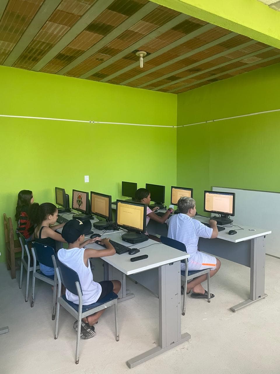 Laboratório de informática da Ágape